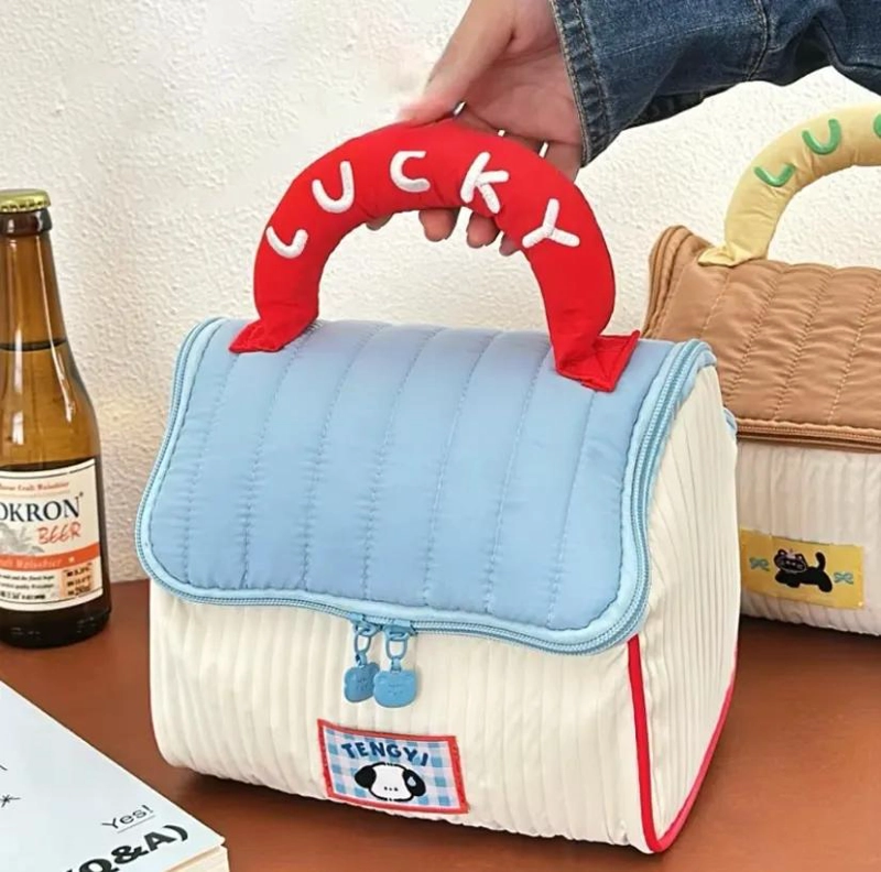 BOLSO ORGANIZADOR PARA MAQUILLAJE Y COSME TICOS CON DISEÑO KAWAII PARA VIAJE - 3