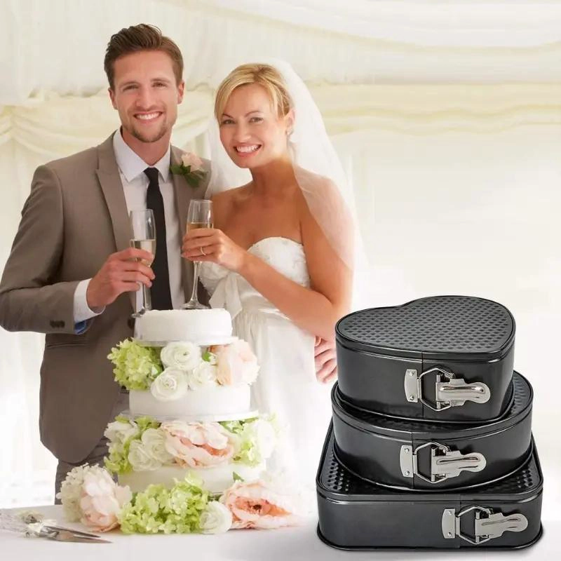 SET DE 3 MOLDES PARA PASTELES CON TAMAÑOS VARIADOS 24, 26 Y 28 CM - 2