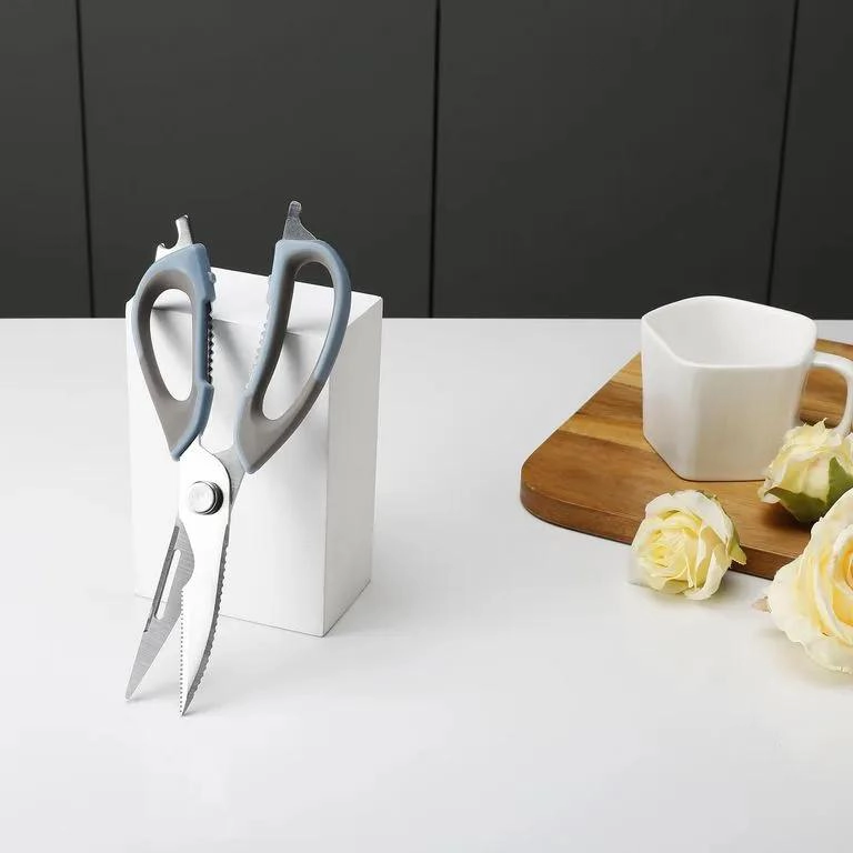 TIJERA DE COCINA MULTIUSO DE 22.6 CM EN ACERO INOXIDABLE CON MANGO AZUL - 2
