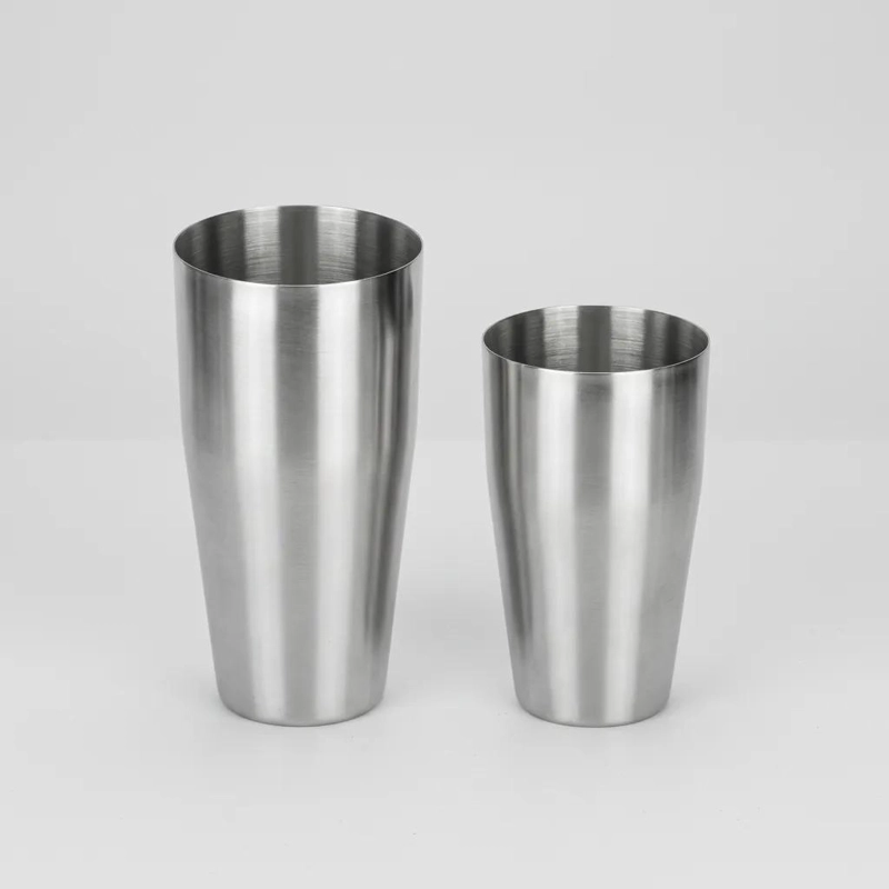 COCTELERA BOSTON PROFESIONAL DE ACERO INOXIDABLE 700 Y 600 ML - 5