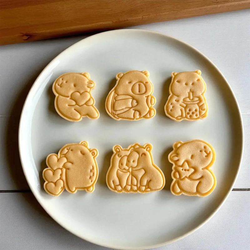 SET DE 6 CORTADORES DE GALLETAS CON SELLO DE CAPIBARA PARA FONDANT - 4