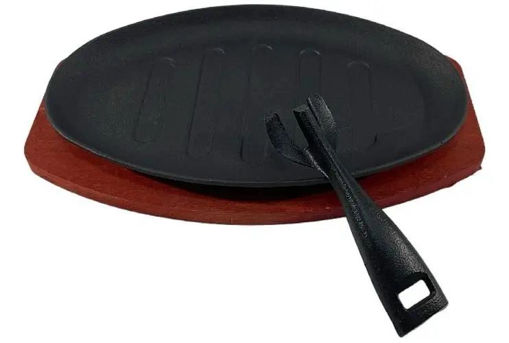 PLANCHA DE HIERRO FUNDIDO CON BASE DE MADERA 28 CM PARA COCINA - 2