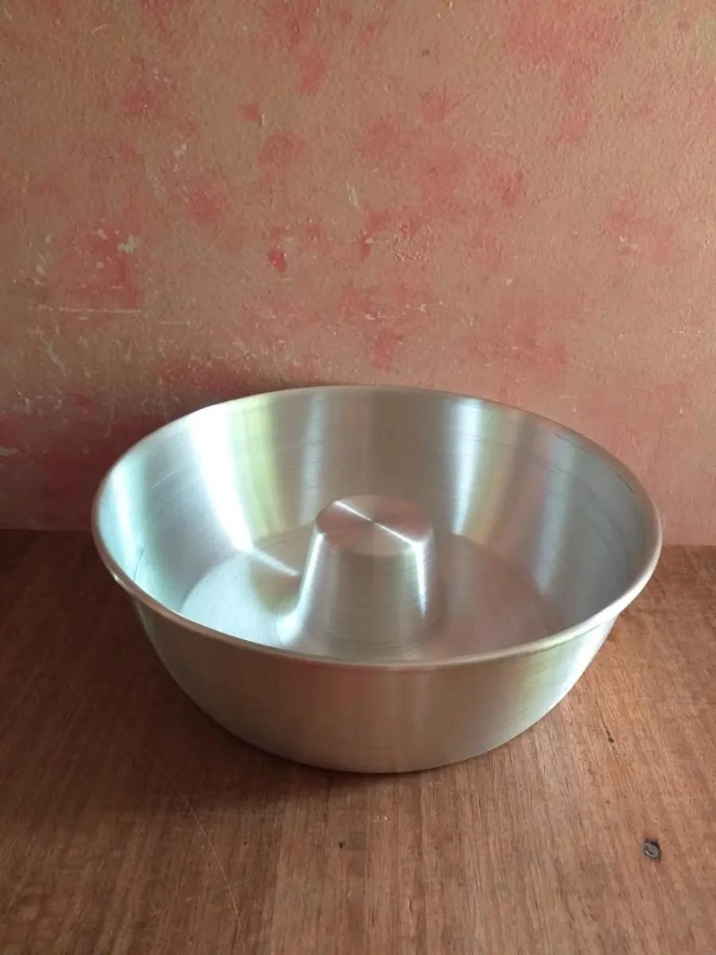 MOLDE PARA QUEQUE Y FLAN DE ALUMINIO DE 28 CM - 4