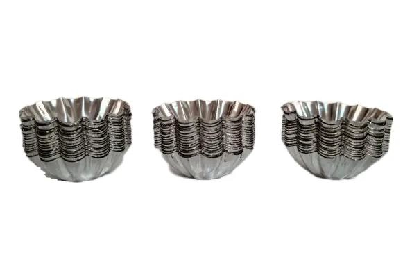 SET DE 20 MOLDES PARA TARTALETAS CON BORDE RIZADO DE 4 CM - 2