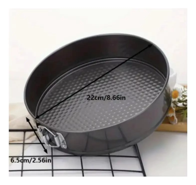 SET DE 3 MOLDES PARA PASTELES EN FORMAS CUADRADA, CIRCULAR Y CORAZON - 4