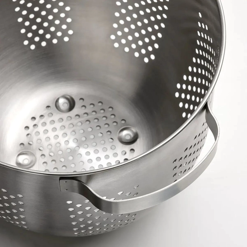 COLADOR DE ACERO INOXIDABLE PARA COCINA CON MANGO ERGONOMICO - 2