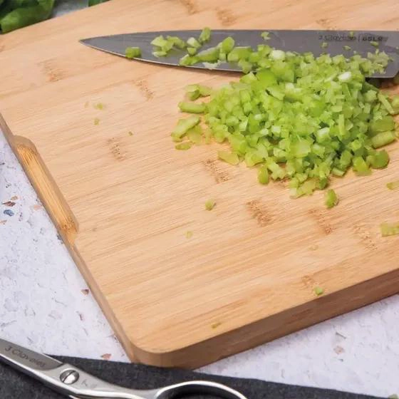 TABLA DE CORTE PARA COCINA DE BAMBU 40 X 30 CM RESISTENTE Y DURADERA - 1
