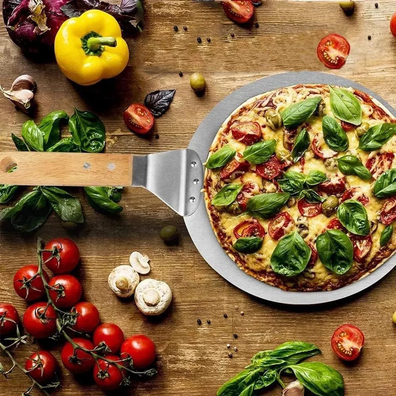 PALA REDONDA PARA PIZZA DE 25.5 CM CON MANGO DE MADERA Y ACERO INOXIDABLE - 2
