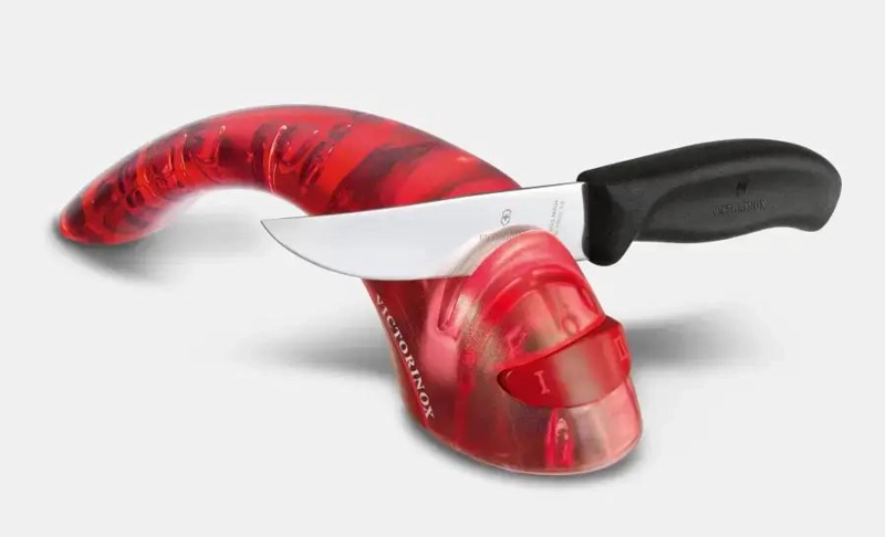 AFILADOR DE CUCHILLOS CON RODILLO CERAMICO COLOR ROJO PARA USO DOME STICO - 2