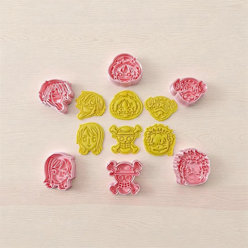 SET DE 6 CORTADORES DE GALLETAS CON DISEÑO DE PERSONAJES DE ANIME - 3
