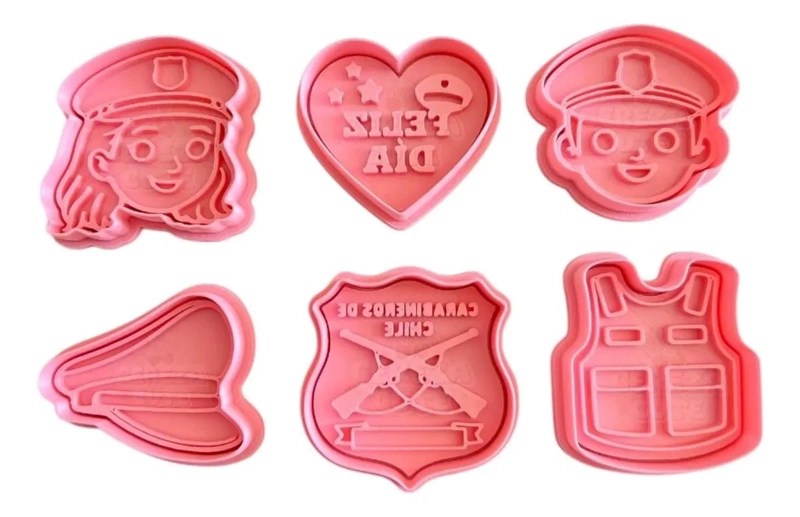 SET DE CORTADORES Y SELLO PARA GALLETAS CON DISEÑO DE CARABINEROS - 1
