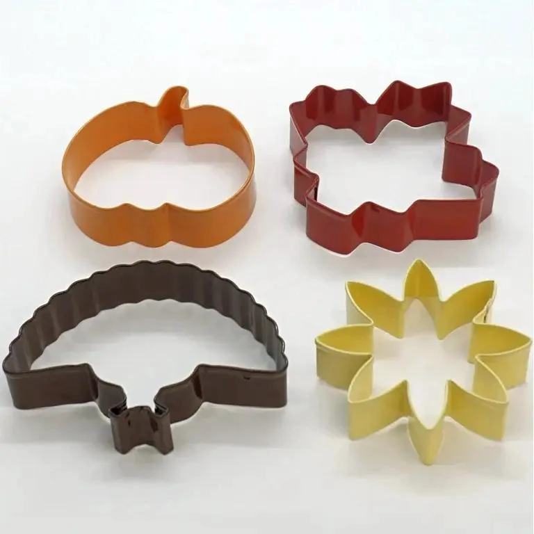 SET DE CORTADORES PARA GALLETAS CON FORMAS DE CALABAZA Y HOJA PARA HALLOWEEN - 3