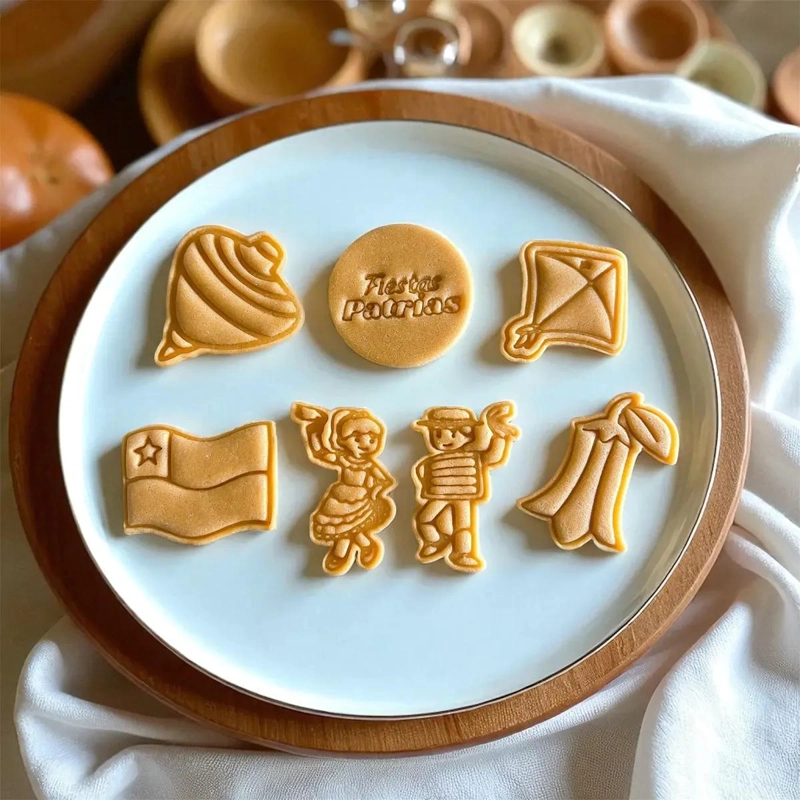 SET DE 7 CORTADORES PARA GALLETAS Y FONDANT CON MOTIVOS PATRIOS - 3