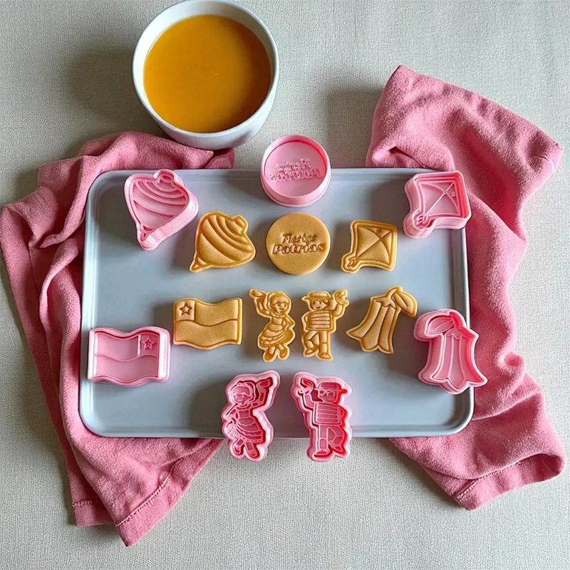SET DE 7 CORTADORES PARA GALLETAS Y FONDANT CON MOTIVOS PATRIOS - 5