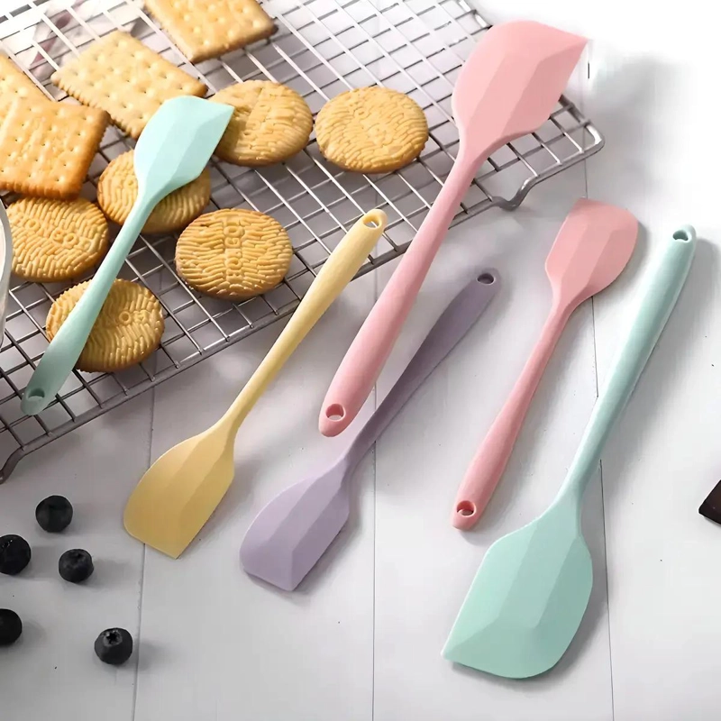 JUEGO DE 4 ESPATULAS DE SILICONA PARA REPOSTERIA RESISTENTES Y FLEXIBLES - 5