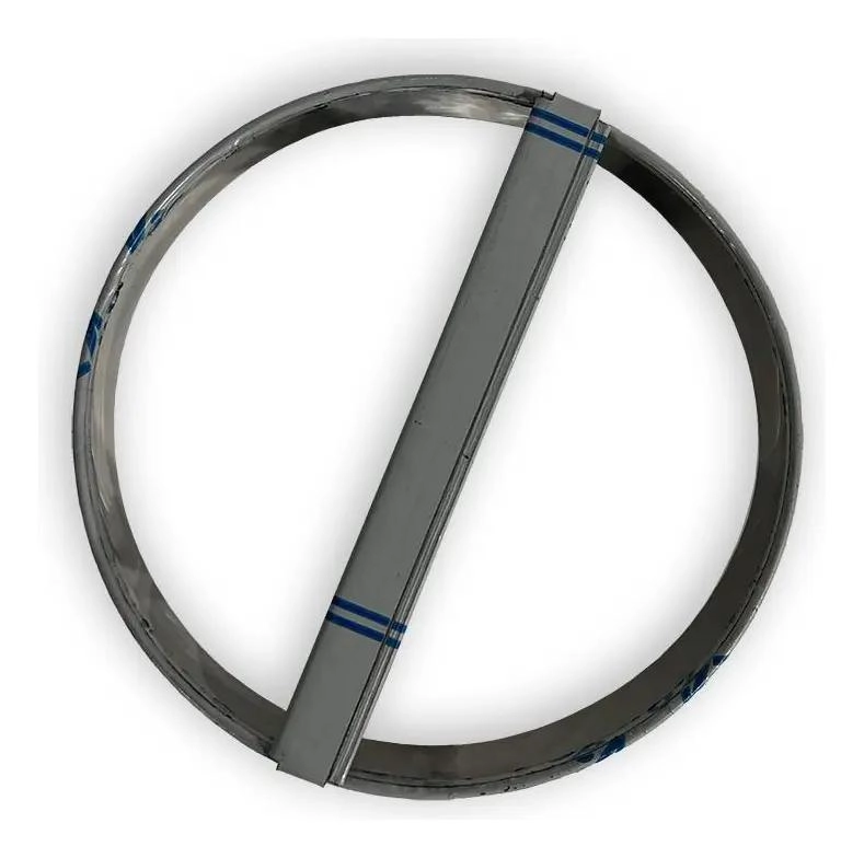 CORTADOR REDONDO PARA MASA CON ASA DE 18 CM DE DIAMETRO - 1