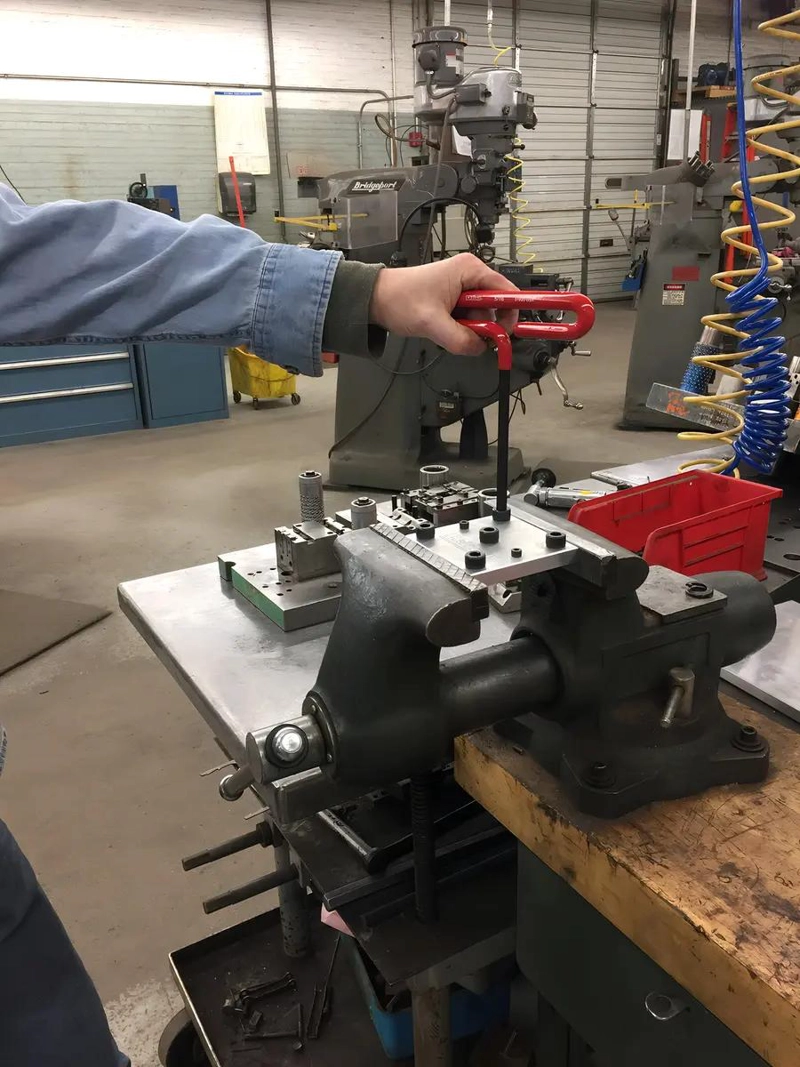 LLAVE ALLEN EN T 5 MM 9 PULGADAS - 2