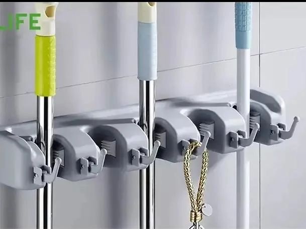 RACK ORGANIZADOR PARA ESCOBAS Y ARTICULOS DE LIMPIEZA - 7