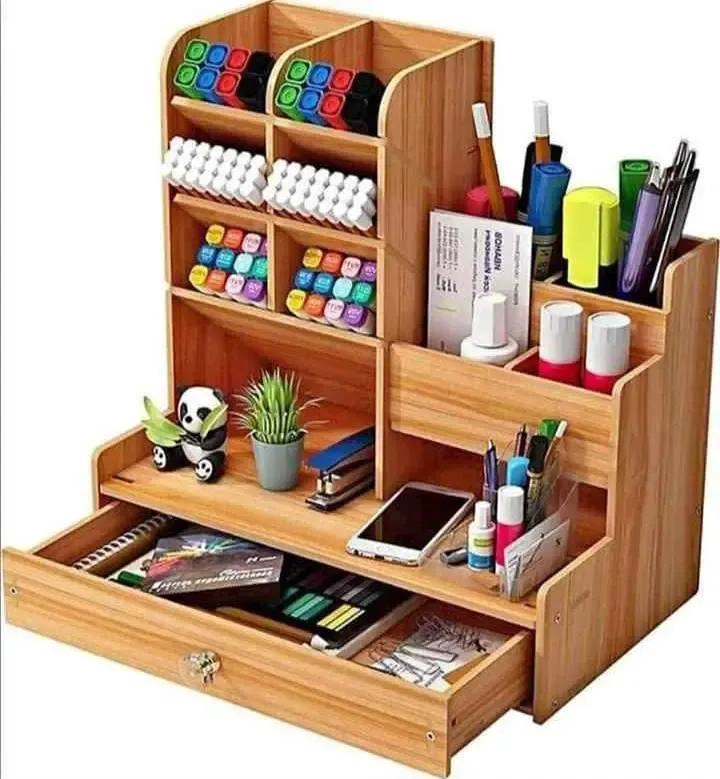 ORGANIZADOR DE ESCRITORIO DE MADERA CON CAJON Y COMPARTIMENTOS - 1