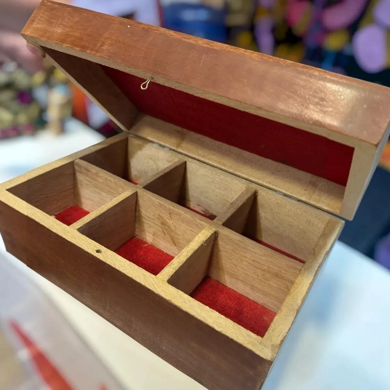 CAJA DE MADERA VINTAGE PARA ORGANIZAR BOLSITAS DE TE - 1