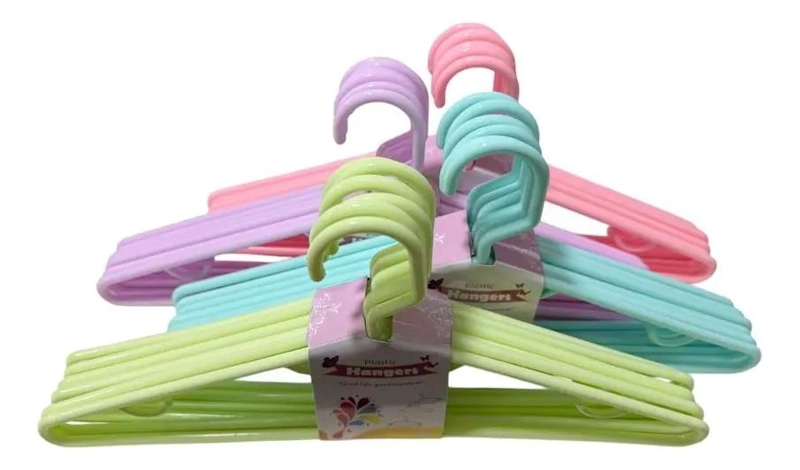 PACK DE 60 GANCHOS PLASTICOS RESISTENTES PARA COLGAR ROPA - 1