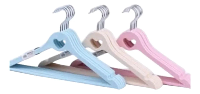 PACK DE 3 COLGADORES DE PLASTICO CON DISEÑO DE CORAZON - 2
