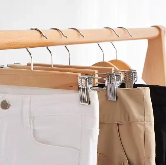 PACK DE 10 COLGADORES DE MADERA PARA PANTALONES ELEGANTES - 4