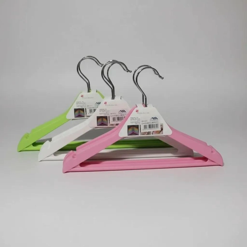 PACK DE 6 COLGADORES DE PLASTICO PARA ROPA INFANTIL - 1