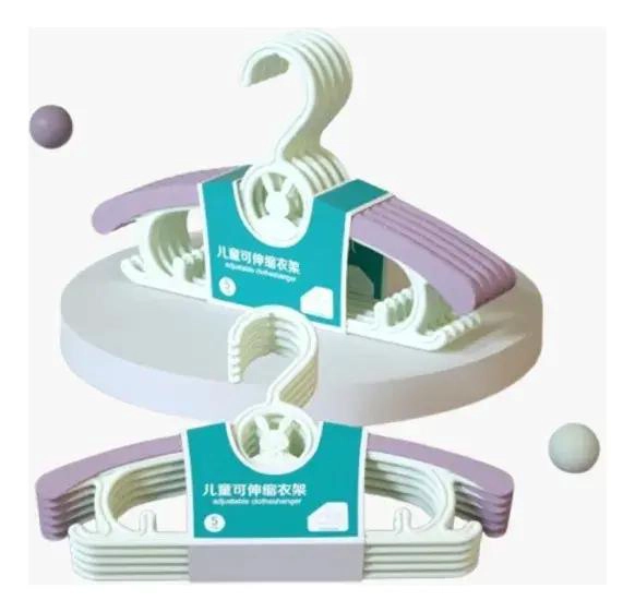 SET DE 5 COLGADORES ANTIDESLIZANTES PARA ROPA INFANTIL - 1