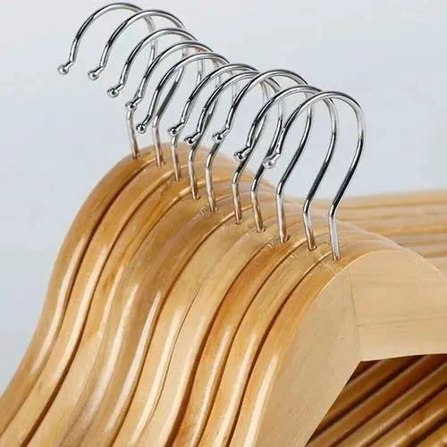 PACK DE 4 GANCHOS COLGADORES DE ROPA ANTIDESLIZANTES DE MADERA - 3