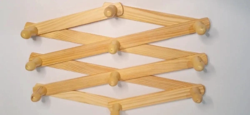 COLGADOR DE PARED DE BAMBU DISEÑO ROMBO GRANDE - 1