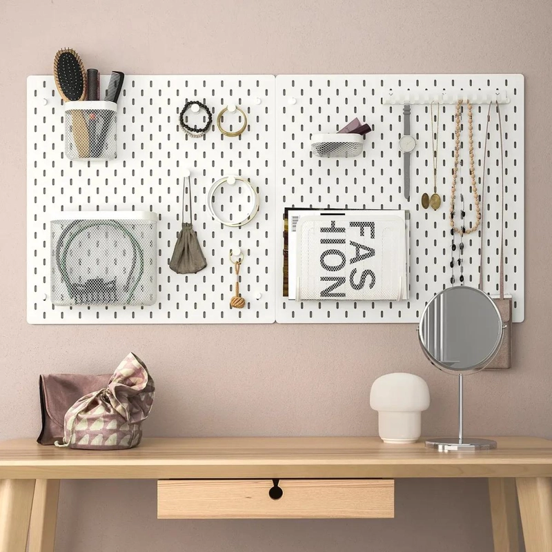 PERCHERO DE PARED CON GANCHOS PARA ORGANIZACION DE ACCESORIOS - 1