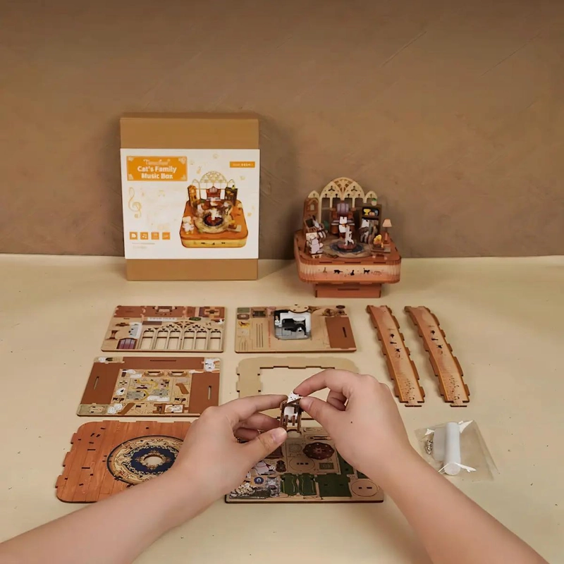 MINIATURA ARMABLE DE CAJA MUSICAL CON GATITOS DECORATIVOS - 2