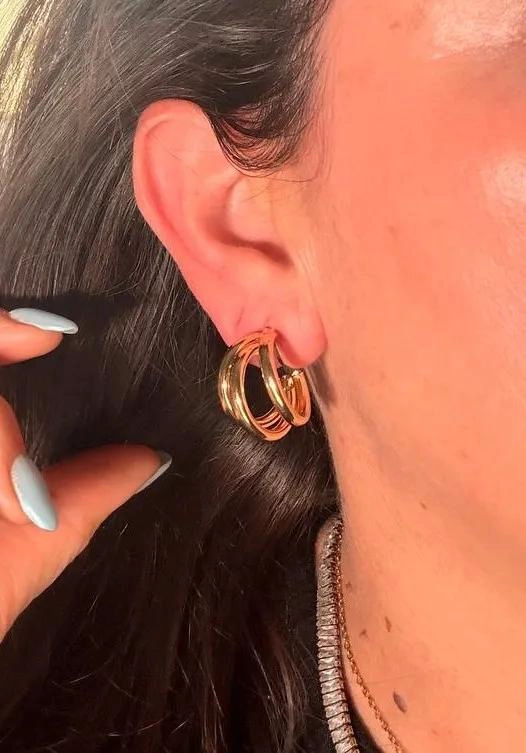 ARGOLLAS ELEGANTES DE TRIPLE ARO SIN PERFORACION EN ORO 14K - 2