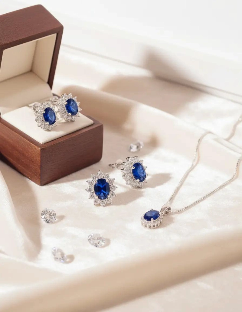 CONJUNTO DE JOYERIA DE PLATA FINA CON ZAFIROS Y CIRCONES - 1