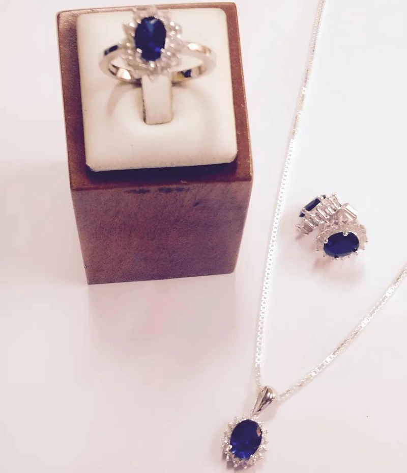 CONJUNTO DE JOYERIA DE PLATA FINA CON ZAFIROS Y CIRCONES - 3