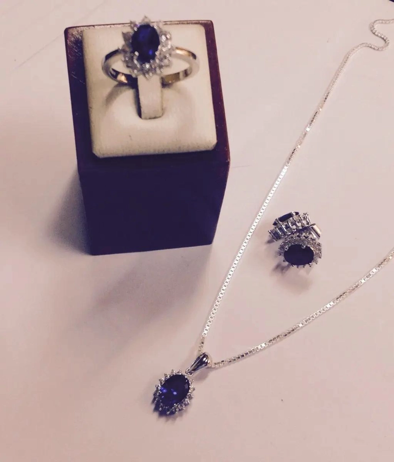 CONJUNTO DE JOYERIA DE PLATA FINA CON ZAFIROS Y CIRCONES - 6