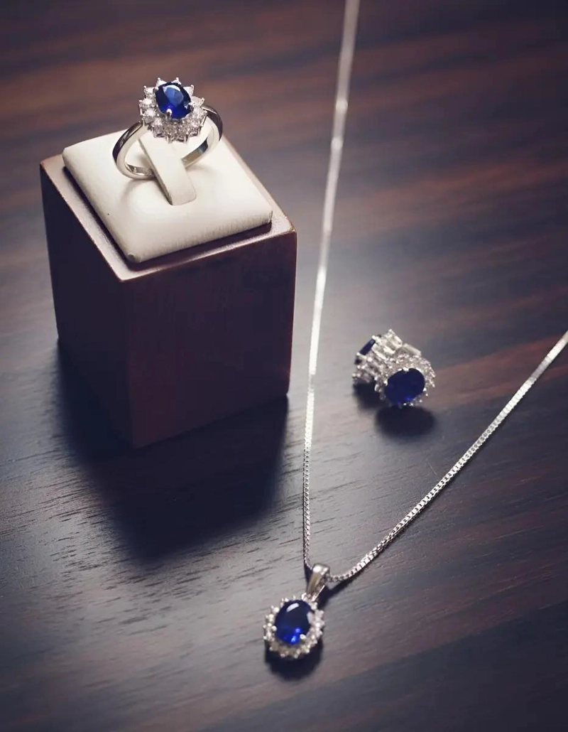 CONJUNTO DE JOYERIA DE PLATA FINA CON ZAFIROS Y CIRCONES - 7