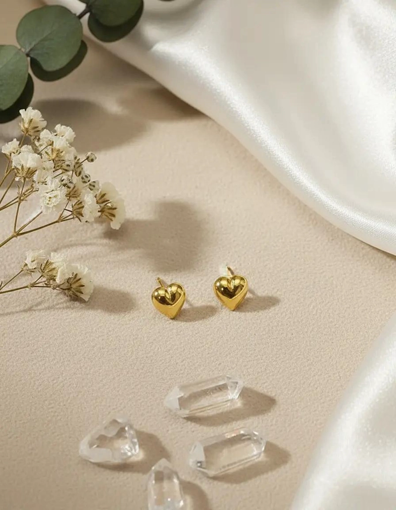 AROS DE ORO 18 KILATES EN FORMA DE CORAZON MEDIANOS - 1