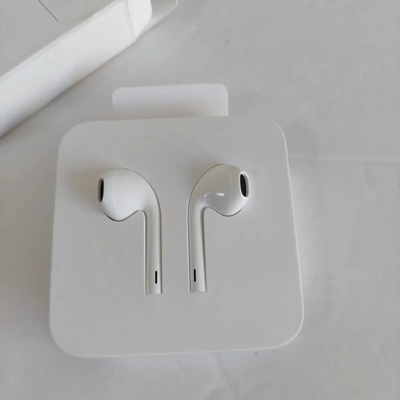 AURICULARES IN-EAR USB-C DE ALTA CALIDAD - 2