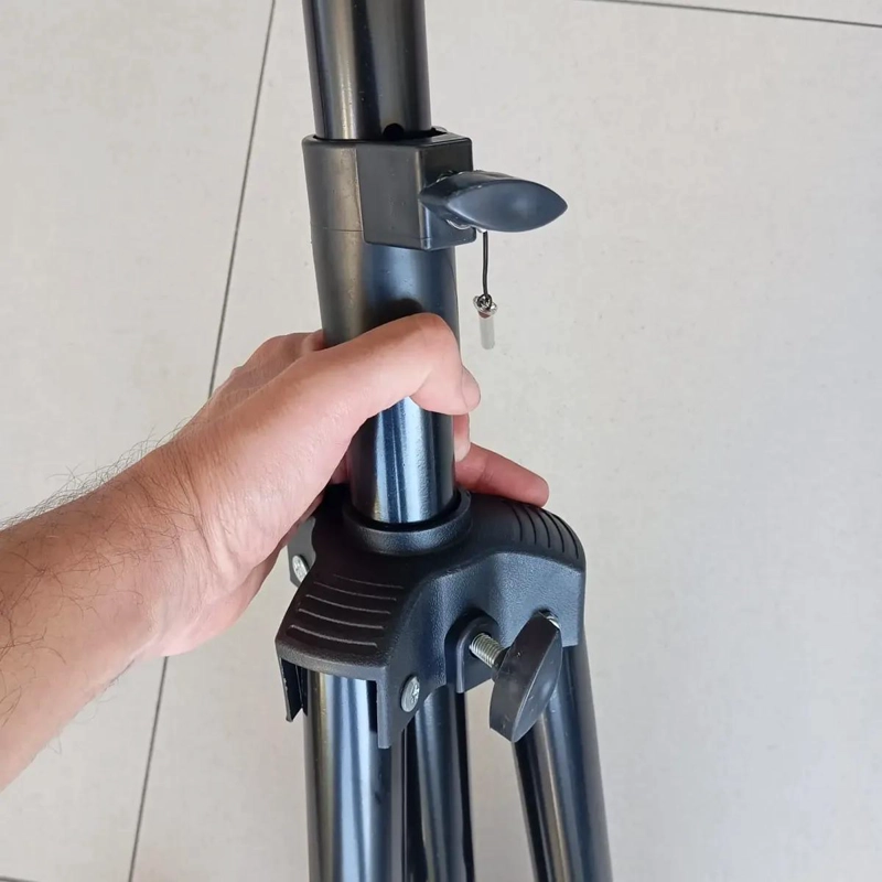 TRIPODE DE METAL AJUSTABLE PARA SOPORTE DE EQUIPOS - 8