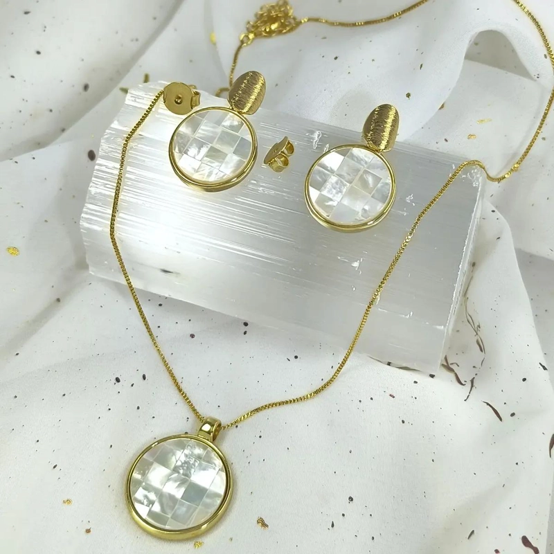 SET DE AROS Y COLLAR EN ORO 18K CON MOSAICO DE NACAR - 2