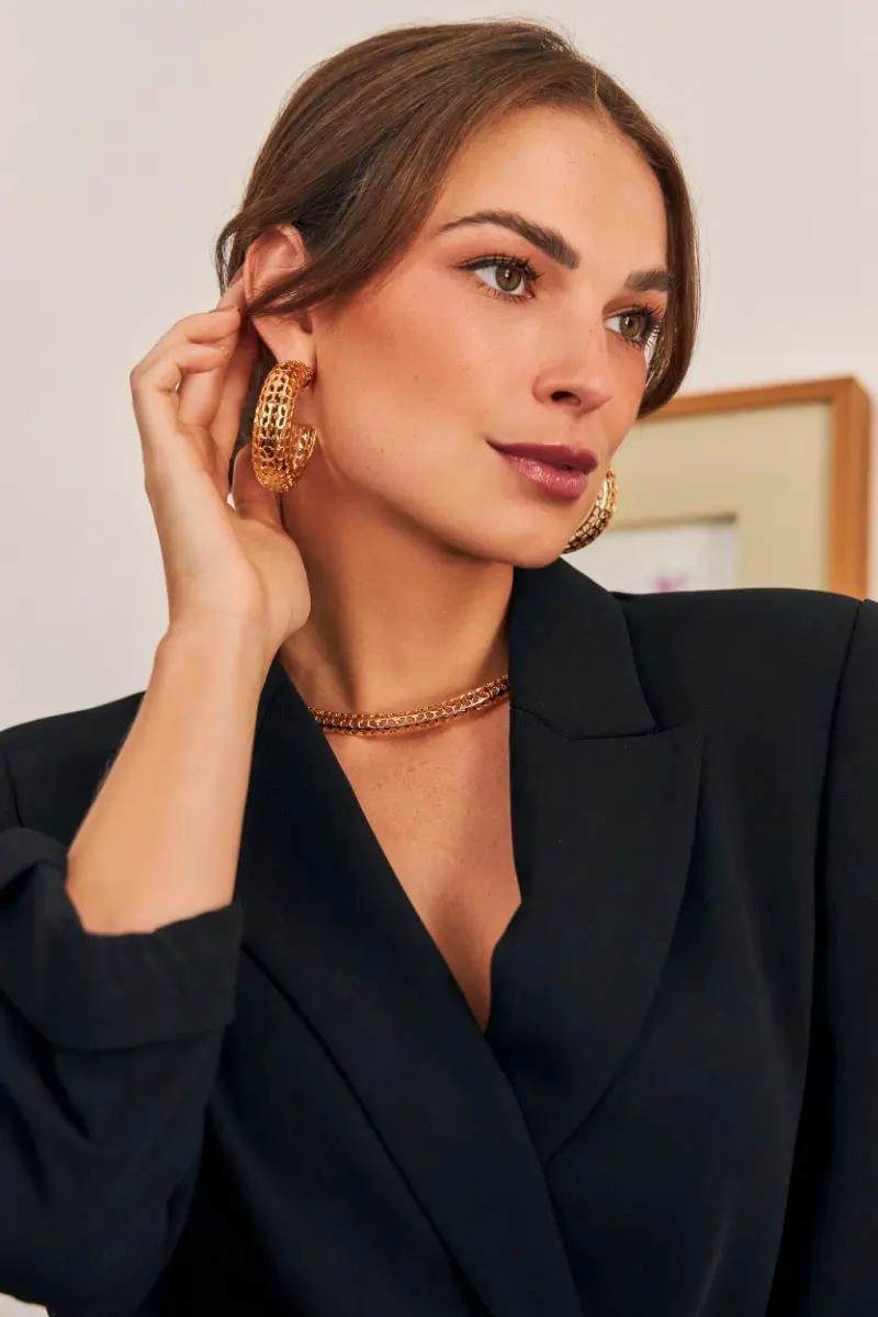 AROS ARGOLLAS GRANDES ENCHAPADAS EN ORO 18K CON DISEÑO EXCLUSIVO - 3
