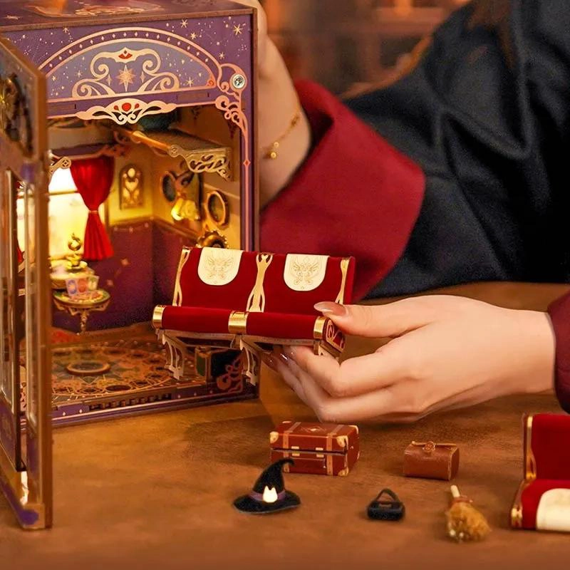 BOOKNOOK ARMABLE DE MADERA CON ILUMINACION Y DETALLES ARTISTICOS - 5