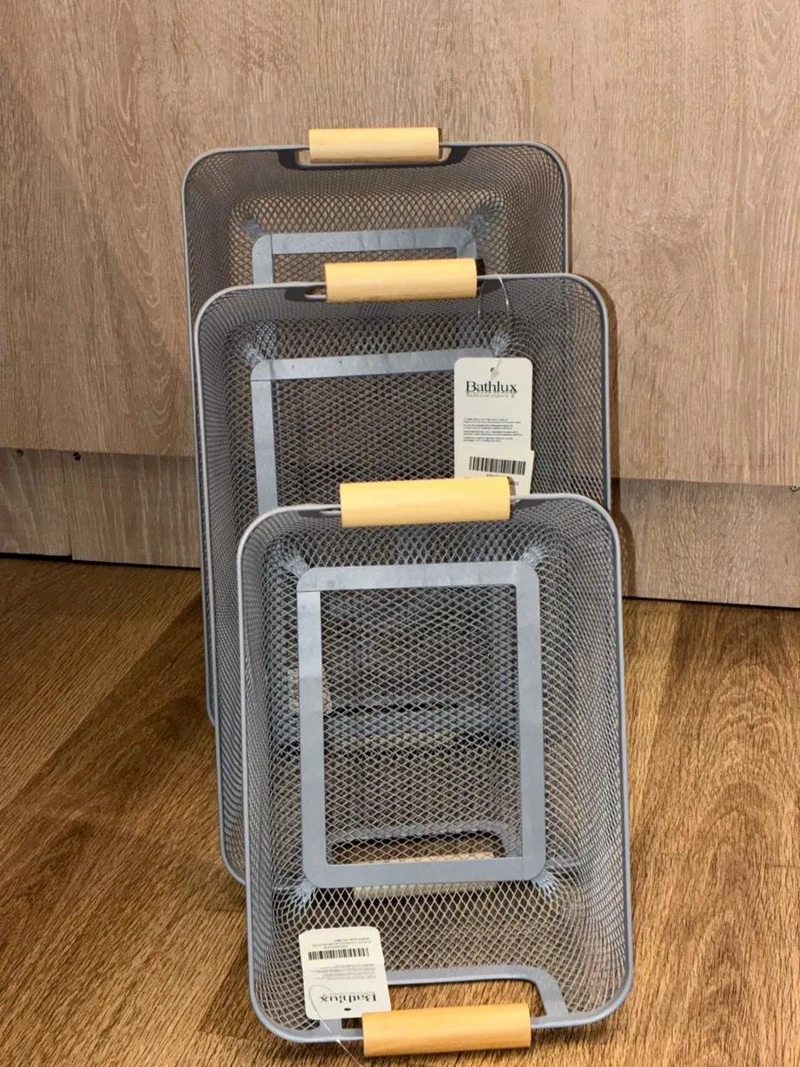 SET DE 3 CANASTOS METALICOS CON MANGO DE MADERA PARA ORGANIZACION - 5