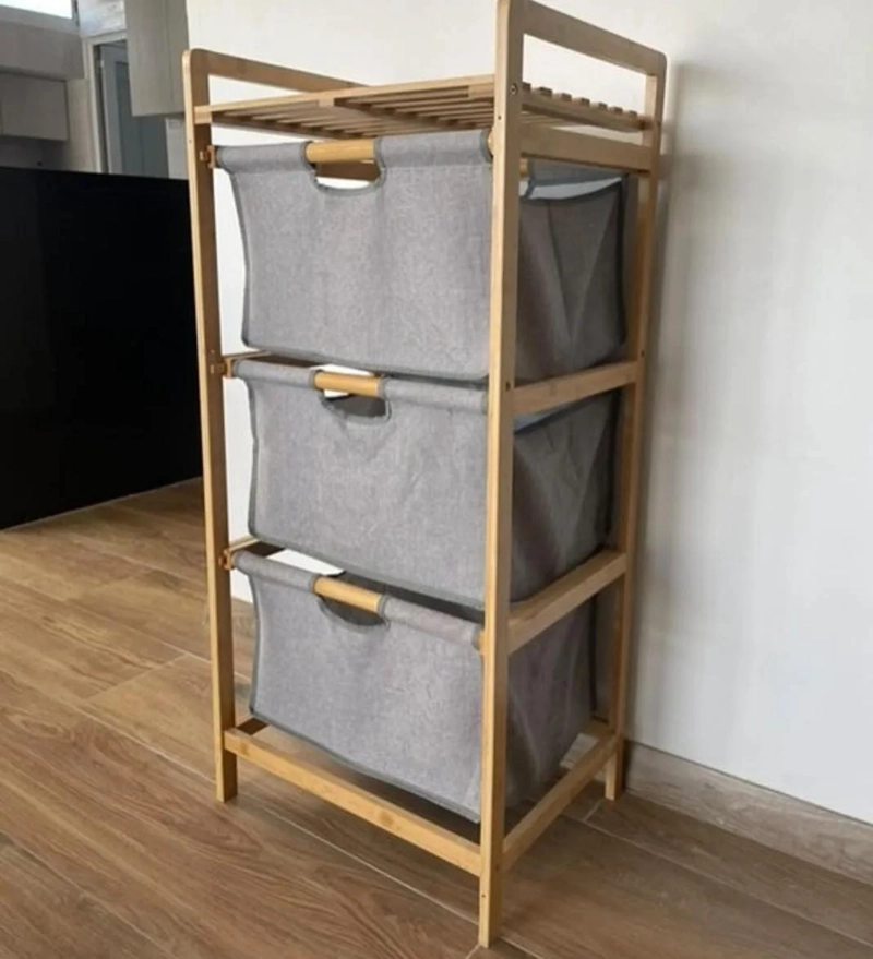 MUEBLE ORGANIZADOR DE BAMBU CON TRES CANASTOS GRISES - 2