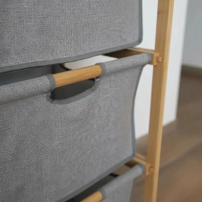 MUEBLE ORGANIZADOR DE BAMBU CON TRES CANASTOS GRISES - 4