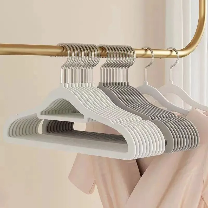 SET DE 30 COLGADORES DE ROPA ANTIDESLIZANTES DE TERCIOPELO - 5
