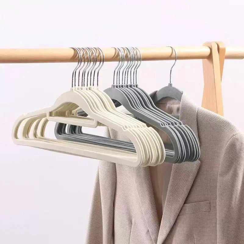 SET DE 30 COLGADORES DE ROPA ANTIDESLIZANTES DE TERCIOPELO - 6