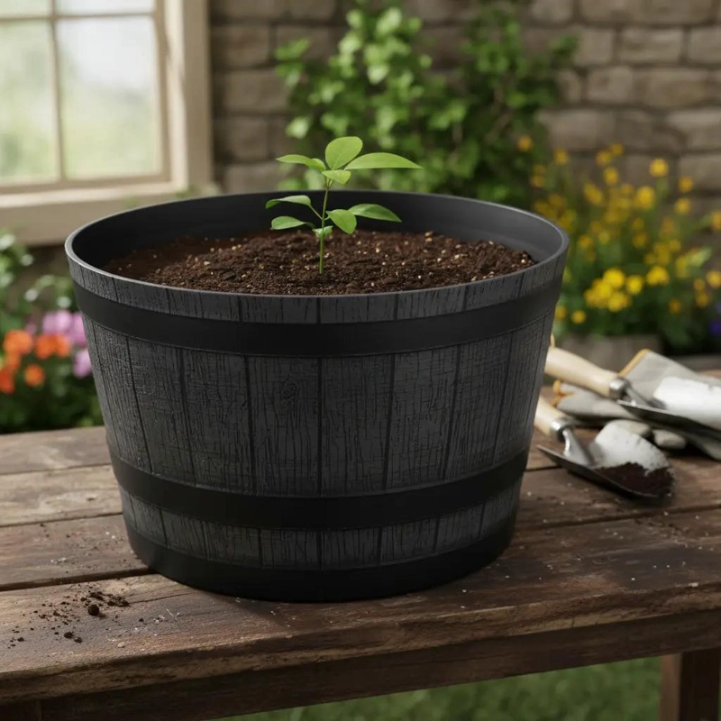 MACETERO PLASTICO TIPO BARRIL NEGRO 52 CM DIAMETRO 31 CM ALTO - 9